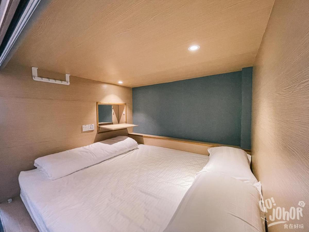 Attrus Bed & Breakfast Johor Bahru Exteriör bild