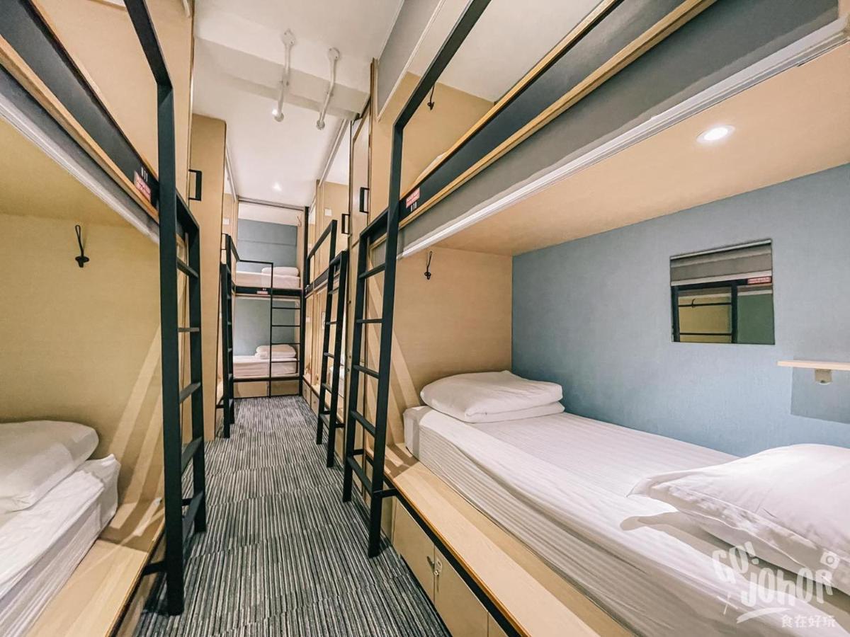 Attrus Bed & Breakfast Johor Bahru Exteriör bild